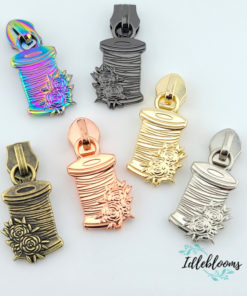 Spool #5 Zipper Pull
